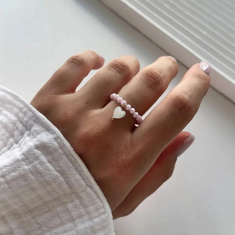 Vintage Originality String of Beads Elastic Cord Heart Shape Shell Pendant Rings for Women Elegant Round Bead Rings Jewelry Gift