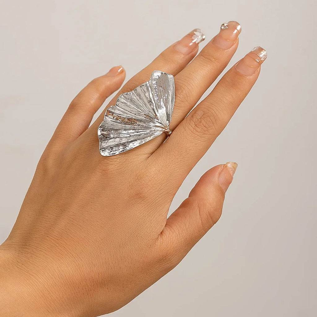 Ginkgo Leaf Ring for Women Men Fashiontrend Classic Metal Pleated Personality Leaf Fan-Shaped Finger Ring Punk Party Jewelry