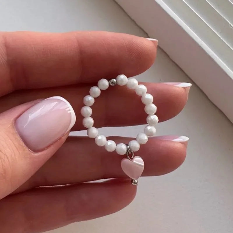 Vintage Originality String of Beads Elastic Cord Heart Shape Shell Pendant Rings for Women Elegant Round Bead Rings Jewelry Gift