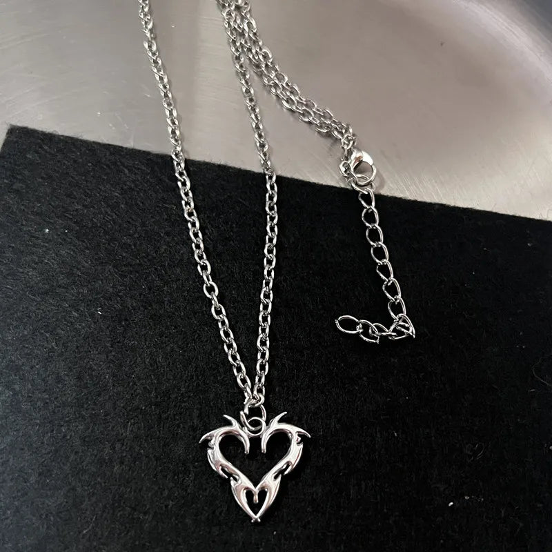 Y2K Flail Fire Heart Teeth Pendant Necklace for Women Men Charm Necklace Grunge Punk Fashion Jewelry ﻿